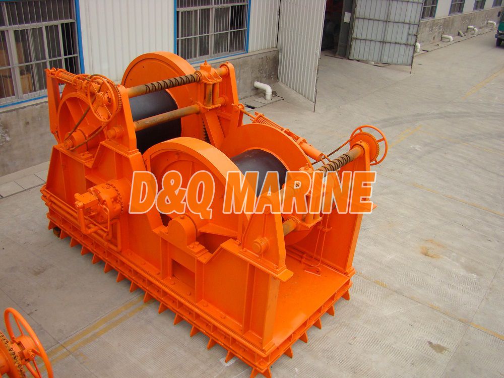 Hydraulic towing winch with 500kn pull