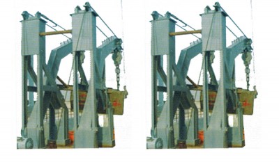 110Kn Gravity luffing arm type davit thumbnail 1