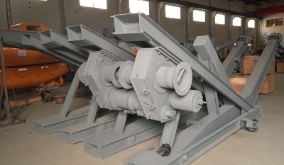 55KN Gravity Luffing Arm Davit thumbnail 1
