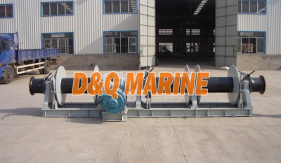 Electric mooring winch with 250kn pull and three drums thumbnail 1