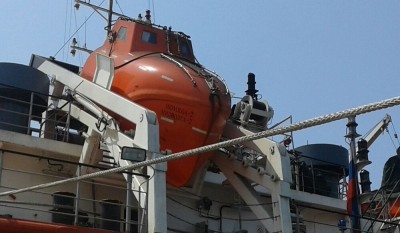 Free fall lifeboat launching device thumbnail 1