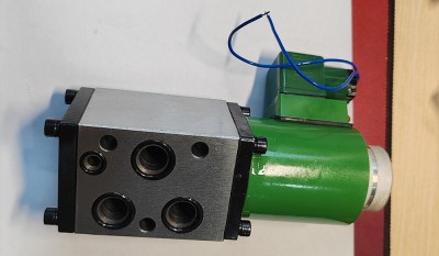 23E-25B solenoid directional valve thumbnail 1