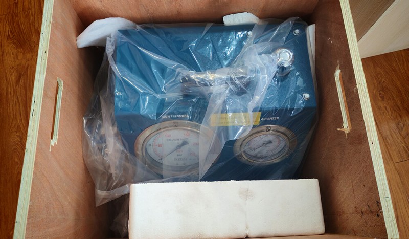 FYB-225 Air Driven High Pressure Hydraulic Pump With 4 ways outlets - Image 1
