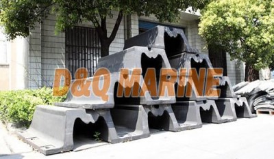 M Type Rubber Fender thumbnail 1