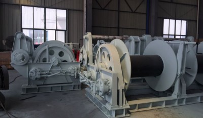 Diesel engine driven mooring winch thumbnail 1